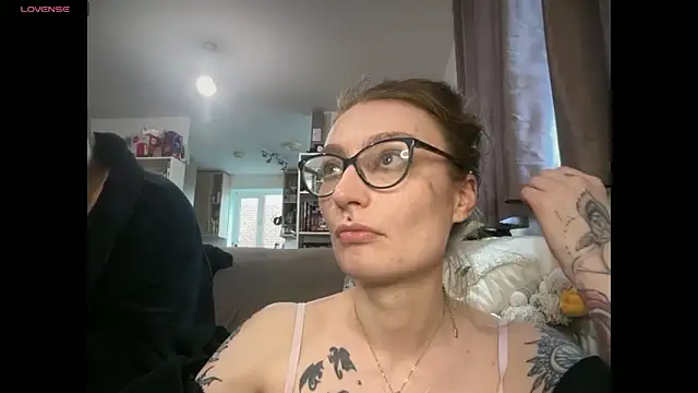 harleyblair online show from April 19, 5:47 pm