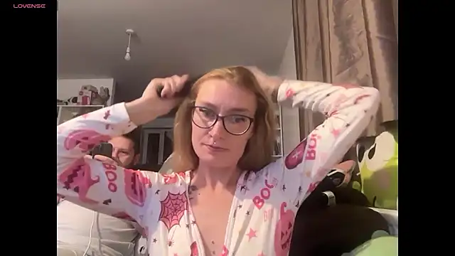 harleyblair online show from November 3, 11:30 pm