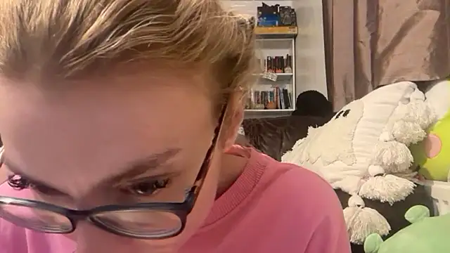 harleyblair online show from November 9, 7:40 pm