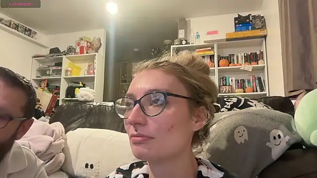 harleyblair online show from December 18, 11:30 pm