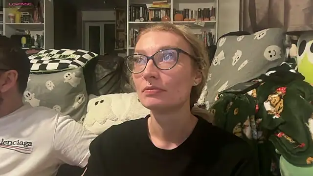 harleyblair online show from November 5, 11:30 pm