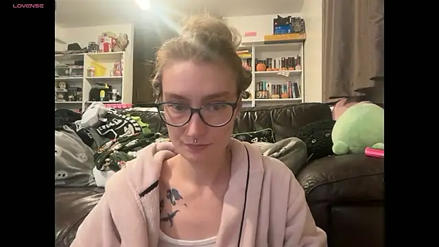 harleyblair online show from December 16, 11:09 pm