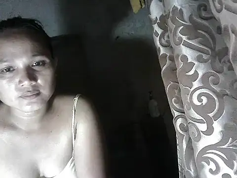Snapshot of lady_helen00 chatting on October 15, 11:18 am lady helen00 online show from October 15, 11:18 am