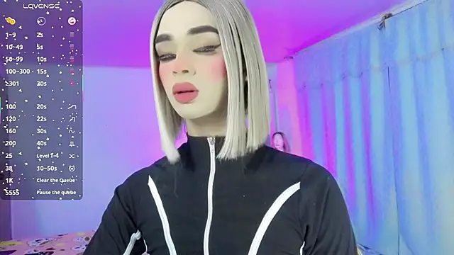 HANNAH BACKERS online show from December 4, 8:46 am