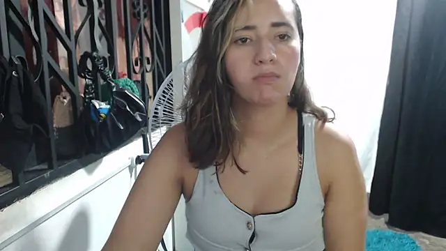 Snapshot of annie_clark2 chatting on November 6, 9:30 pm annie clark2 online show from November 6, 9:30 pm