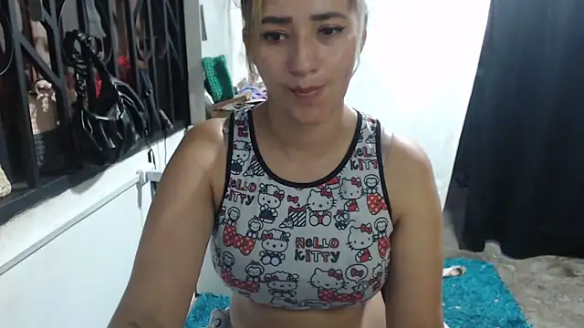 Snapshot of annie_clark2 chatting on October 24, 9:47 pm annie clark2 online show from October 24, 9:47 pm