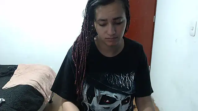 Snapshot of annie_clark2 chatting on March 21, 1:13 am annie clark2 online show from March 21, 1:13 am