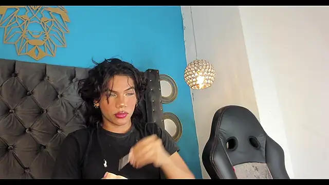 Snapshot of bxby_dolls chatting on October 6, 4:46 am bxby dolls online show from October 6, 4:46 am