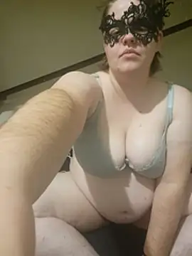 VeiledMuse online show from December 3, 2:23 am