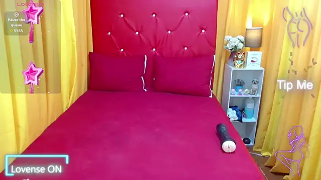 Snapshot of XxAnna_HornyxX chatting on December 2, 5:25 pm XxAnna HornyxX online show from December 2, 5:25 pm