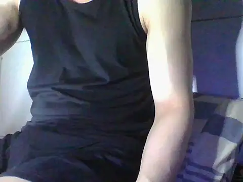 malacobi0 online show from May 22, 7:01 pm