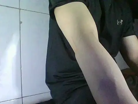 malacobi0 online show from July 6, 4:53 pm