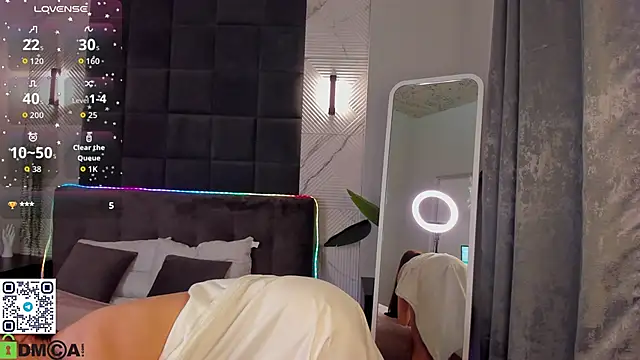 Snapshot of MalvinaDream chatting on October 20, 1:18 am MalvinaDream online show from October 20, 1:18 am