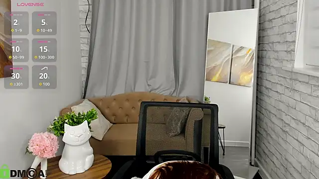 MalvinaDream online show from December 15, 1:11 am