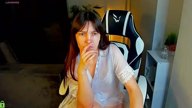 MalvinaDream online show from April 24, 3:08 am