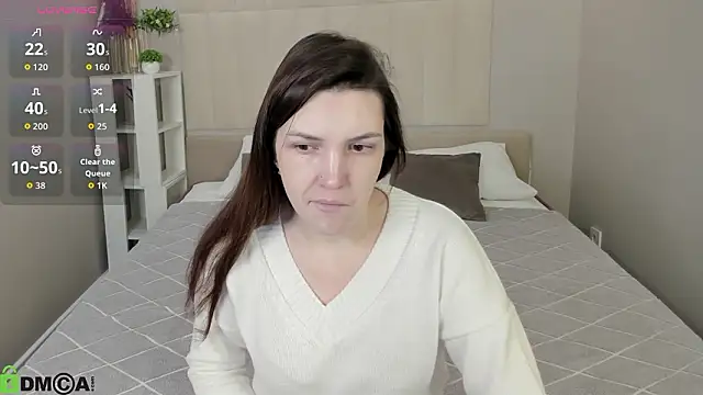 Snapshot of MalvinaDream chatting on February 24, 12:11 am MalvinaDream online show from February 24, 12:11 am