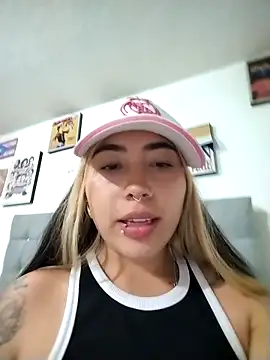  ManuVeelez online show from November 18, 1:10 am