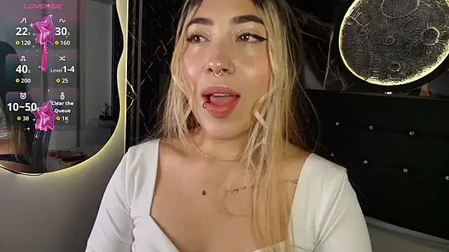  ManuVeelez online show from November 22, 6:12 am