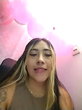  ManuVeelez online show from November 29, 6:46 am