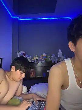 Snapshot of Kailertwink chatting on June 15, 9:47 pm Kailertwink online show from June 15, 9:47 pm