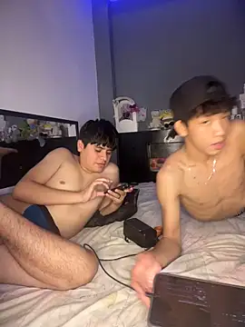 Snapshot of Kailertwink chatting on June 9, 12:55 am Kailertwink online show from June 9, 12:55 am