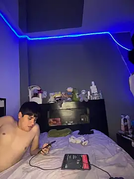 Snapshot of Kailertwink chatting on June 7, 6:46 pm Kailertwink online show from June 7, 6:46 pm