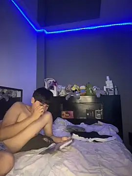 Kailertwink online show from June 3, 12:44 am