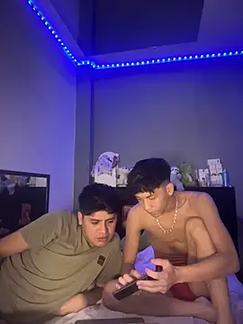 Kailertwink online show from May 7, 3:37 pm