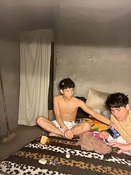 Kailertwink online show from May 21, 3:15 am