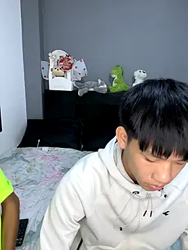 Kailertwink online show from October 5, 5:09 am