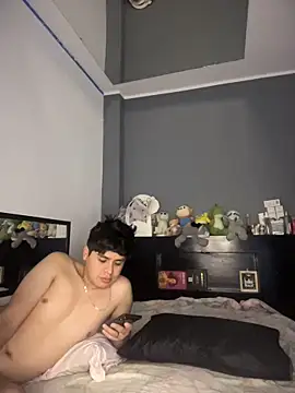 Kailertwink online show from May 26, 4:27 pm