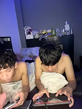 Kailertwink online show from May 31, 4:18 am