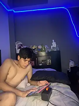 Kailertwink online show from May 31, 9:15 pm