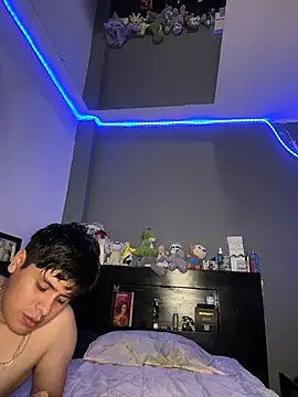 Snapshot of Kailertwink chatting on July 12, 4:35 am Kailertwink online show from July 12, 4:35 am