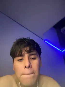 Kailertwink online show from February 18, 11:23 pm