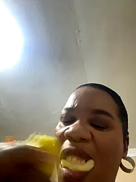 Snapshot of THICKBUNNYCHICKxxx chatting on October 19, 8:11 pm THICKBUNNYCHICKxxx online show from October 19, 8:11 pm