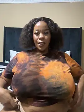 THICKBUNNYCHICKxxx online show from April 23, 8:43 pm