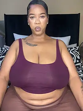 THICKBUNNYCHICKxxx online show from October 4, 8:32 pm