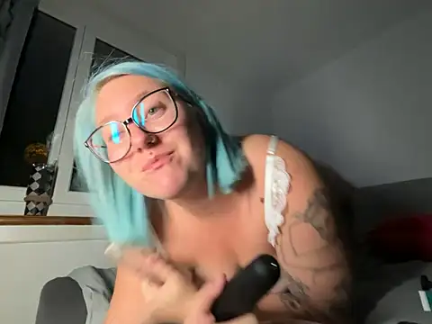 lablonde2025 online show from September 30, 7:42 pm