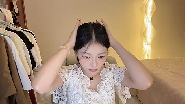 Robin-o3 online show from November 28, 3:34 pm