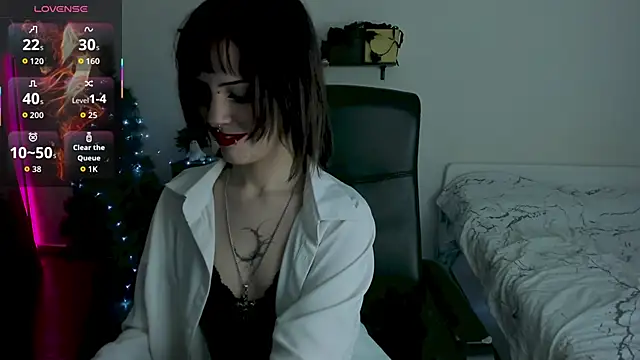 LiyaLuna online show from January 7, 12:10 pm