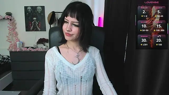 LiyaLuna online show from May 15, 2:37 pm