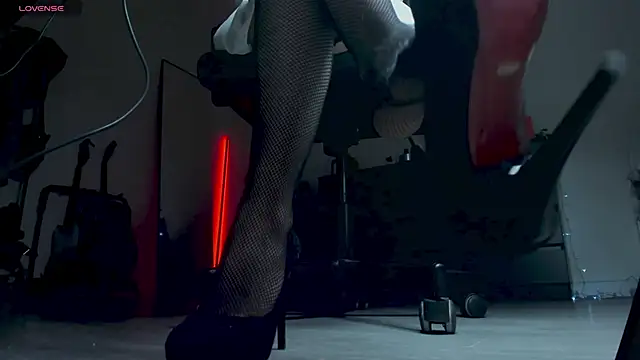 LiyaLuna online show from January 16, 1:59 pm