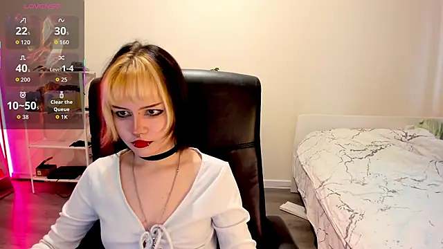 LiyaLuna online show from December 2, 11:34 am