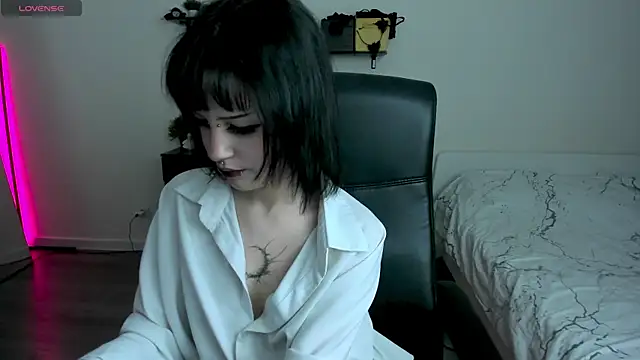 LiyaLuna online show from February 25, 1:11 pm