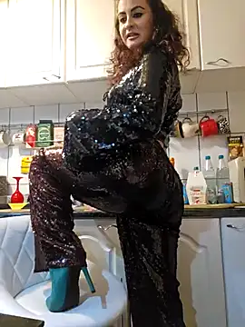 Snapshot of ShineBright88 chatting on November 21, 7:24 pm ShineBright88 online show from November 21, 7:24 pm