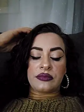 Snapshot of ShineBright88 chatting on February 4, 7:31 pm ShineBright88 online show from February 4, 7:31 pm