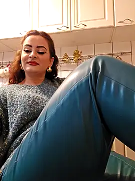 Snapshot of ShineBright88 chatting on February 16, 6:50 pm ShineBright88 online show from February 16, 6:50 pm