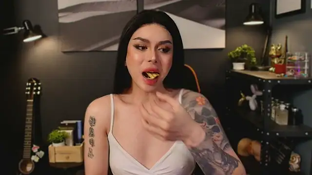 LUNACOCKSLAYER online show from October 25, 3:49 am