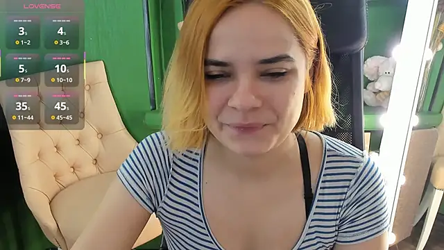 Snapshot of Gina_Dawson chatting on October 9, 8:15 am Gina Dawson online show from October 9, 8:15 am